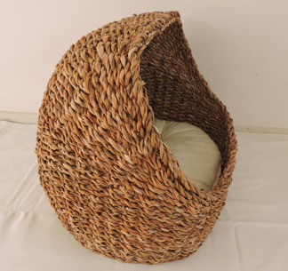 Seagrass Cave Bed for Dogs